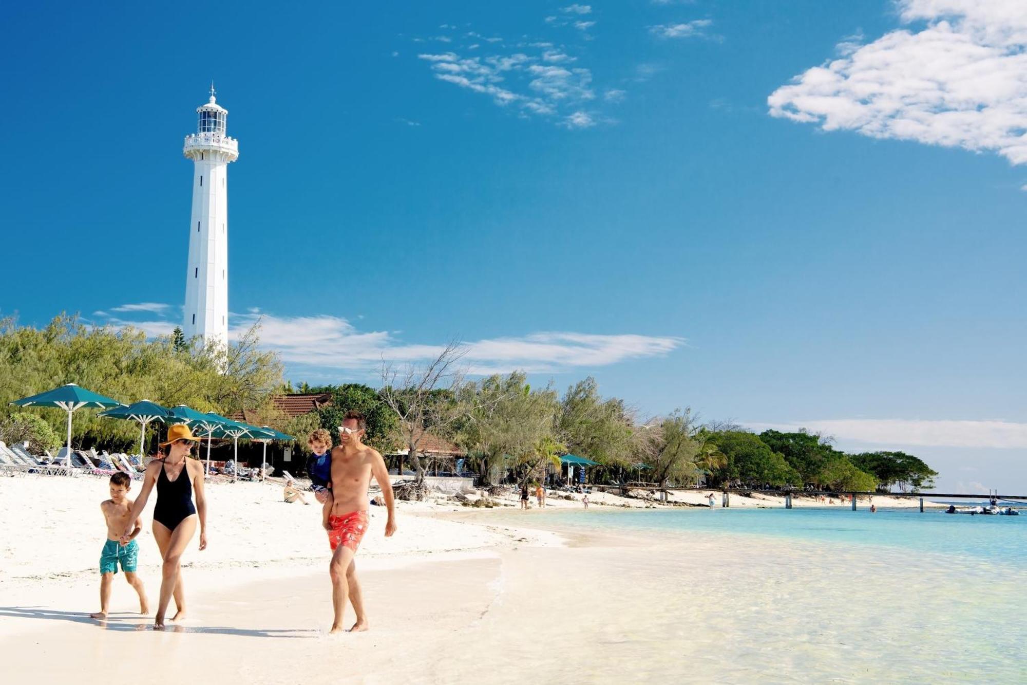 Le Meridien Noumea Resort & Spa Exterior photo