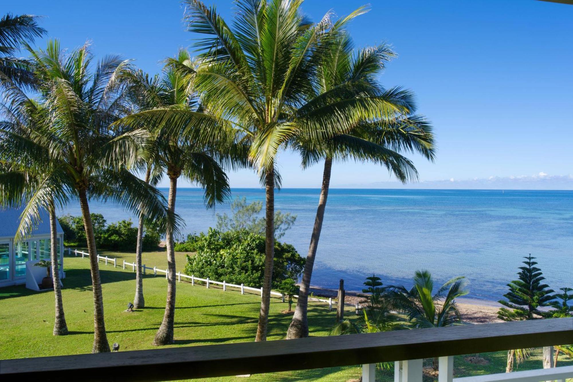 Le Meridien Noumea Resort & Spa Exterior photo